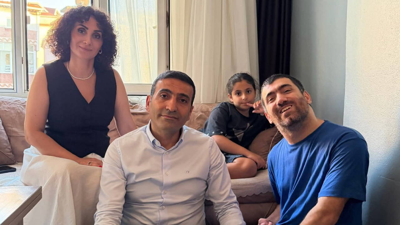Tahliye edilmişti... İnan Güney, sözünü tuttu: İlk ziyaretini söz verdiği engelli yurttaşa yaptı