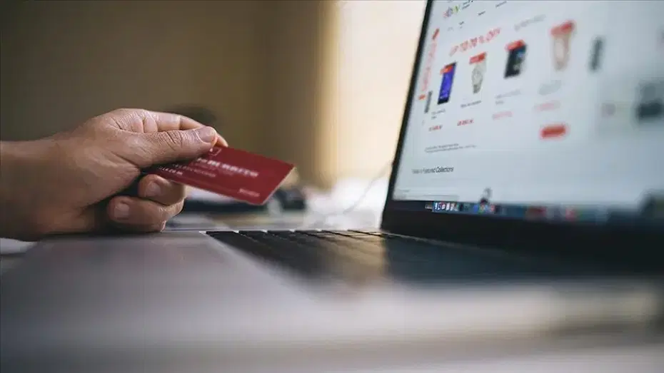 Online Alışverişte Sahte Yorumlara Karşı Güçlendirilmiş Düzenleme ve Erişim Engelleri