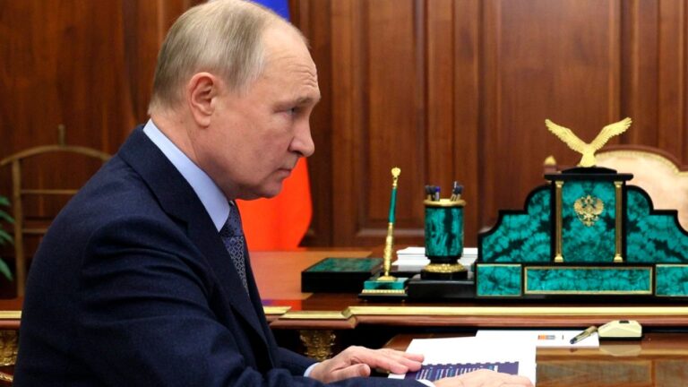 Putin, Bosnalı Sırp savaş suçlusu Ratko Samac’a Rus vatandaşlığı verdi