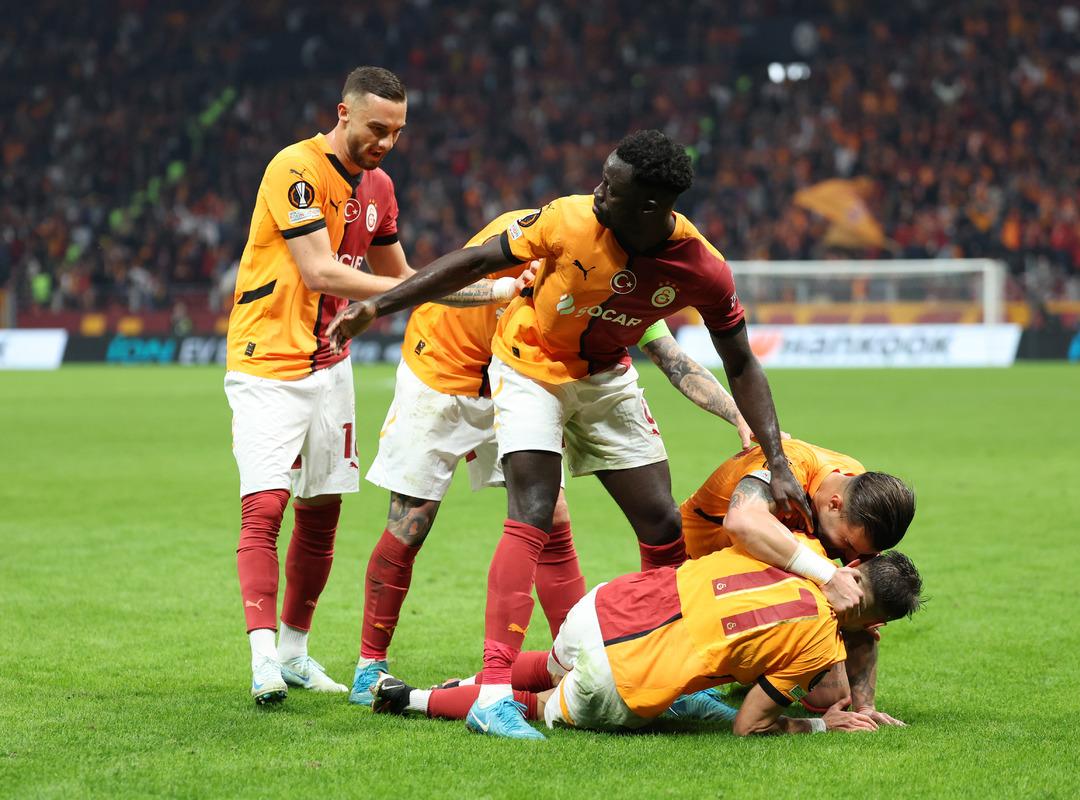 386170_GALATASARAY-UEFA-EURUPA-LIGI-3UNCU-HAFT