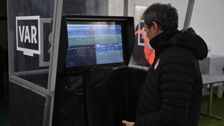 Fenerbahçe – Beşiktaş derbisinin VAR hakemi belli oldu