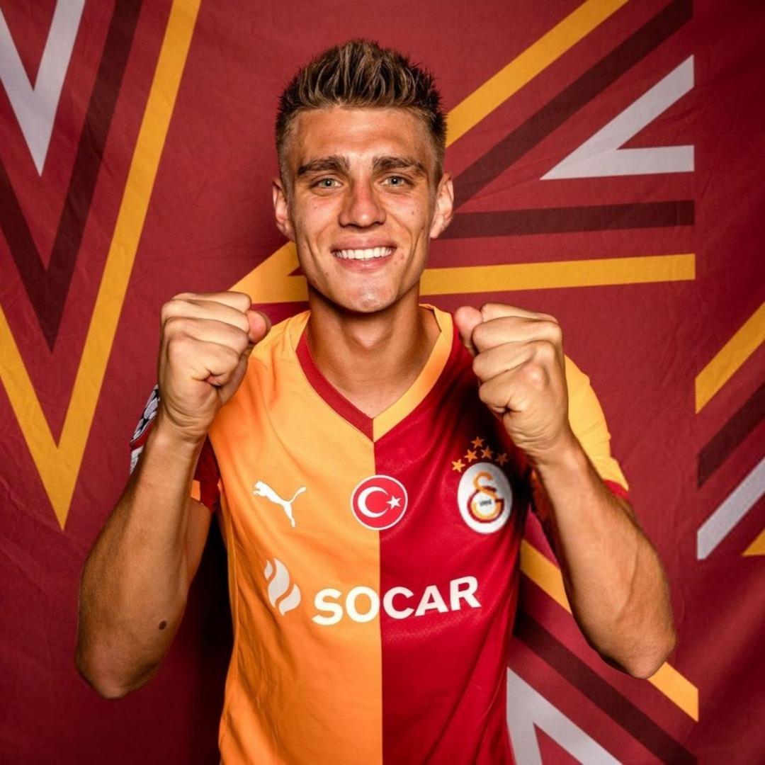 Galatasaray ayrıca yaprakları terk etmeye devam ediyor! Sarı takımdaki Jankat Yilmaz ve Kazimcan Karatas transfer suçlamaları için çıktı ... 2