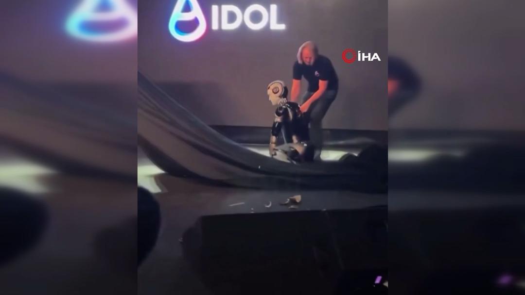 Rusya için bir ilkti... Sahneye çıktığımız anda oldu bu! O anları kapak 5 ile gizlemeye çalıştılar